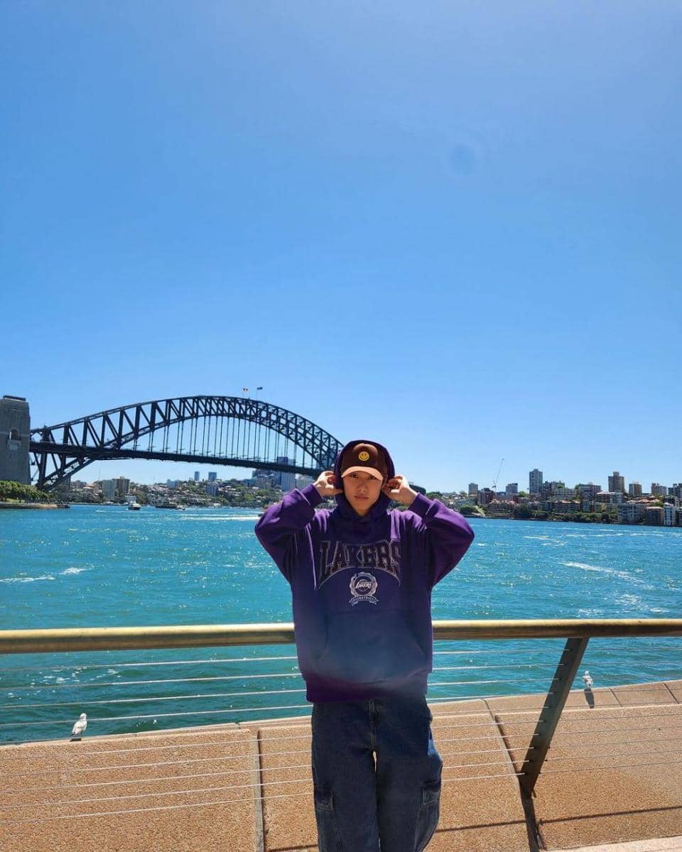 OOTD liburan ala Jacob THE BOYZ (instagram.com/official_theboyz)