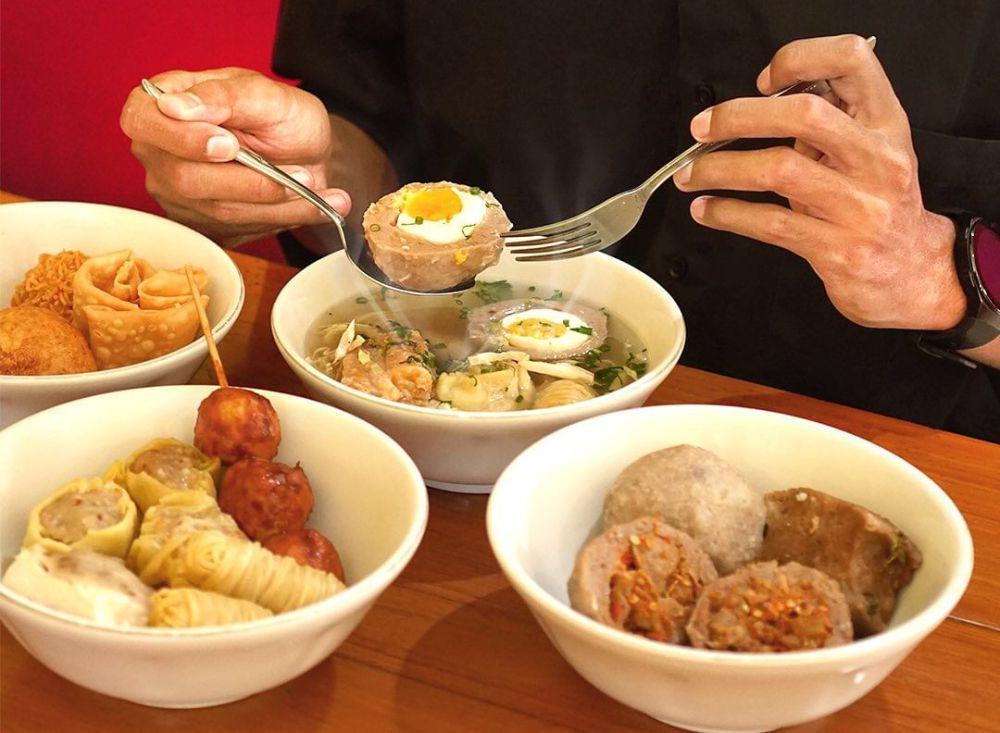 5 Rekomendasi Kedai Bakso di Sekitar Stasiun Jember, Bikin Nagih!