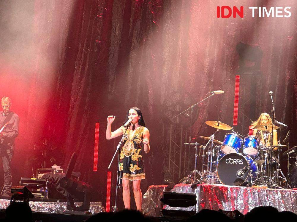 Konser The Corrs (IDN Times/Aditya Mustaqim)