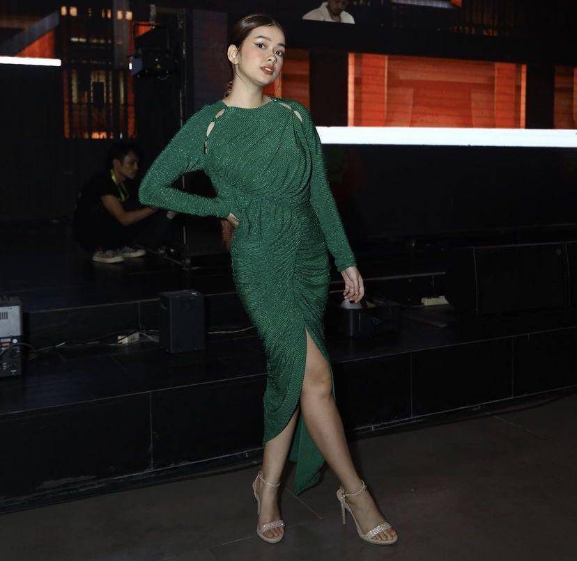 potret artis jadi model di acara fashion show Harry Halim (instagram.com/rklopperr)