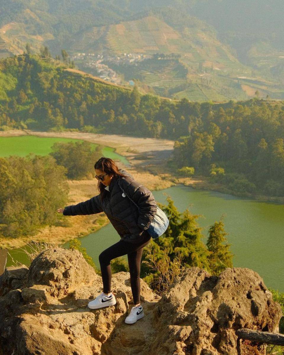 potret Azizah Salsha liburan di Dieng (instagram.com/acadumpie)