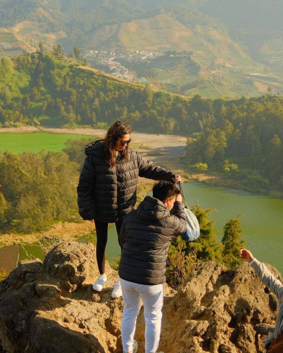 potret Azizah Salsha liburan di Dieng (instagram.com/acadumpie)