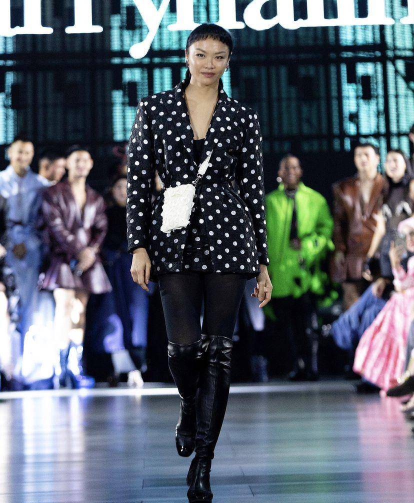 potret artis jadi model di acara fashion show Harry Halim (instagram.com/kelly_tandiono)