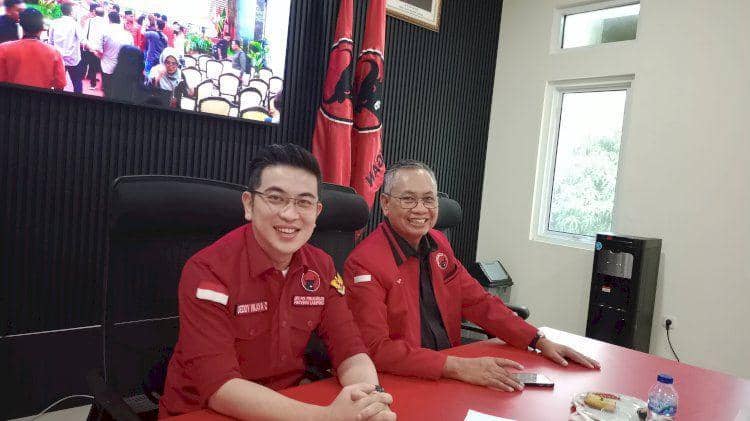 Sekretaris DPD PDI Perjuangan Provinsi Lampung, Sutono bersama Wakil Ketua DPD PDI Perjuangan Provinsi Lampung, Deddy Wijaya Candra. (IDN Times/Istimewa).