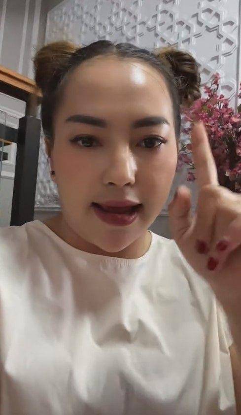 Mpok Alpa belanja online shop (TikTok.com/ninampokalpa)