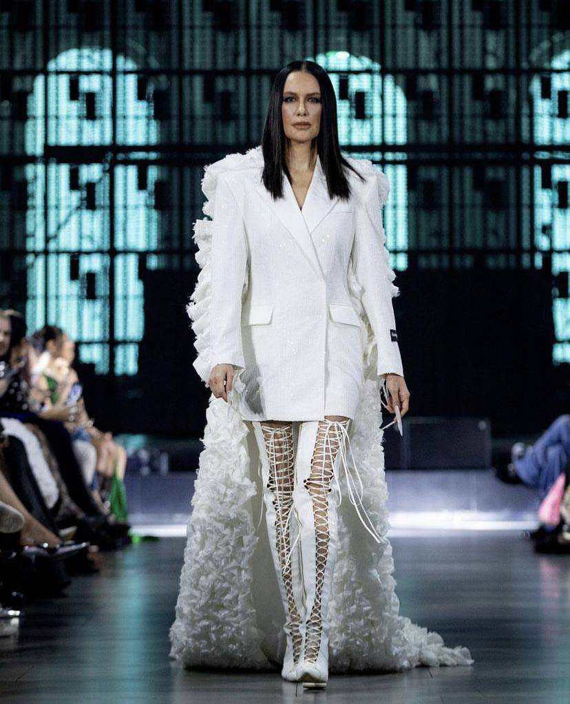 potret artis jadi model di acara fashion show Harry Halim (instagram.com/harryhalim)