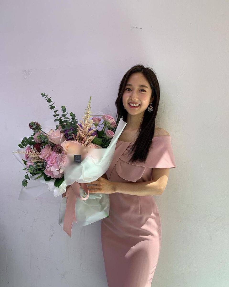 Lee Hye Sung (instagram.com/amazingc0met)