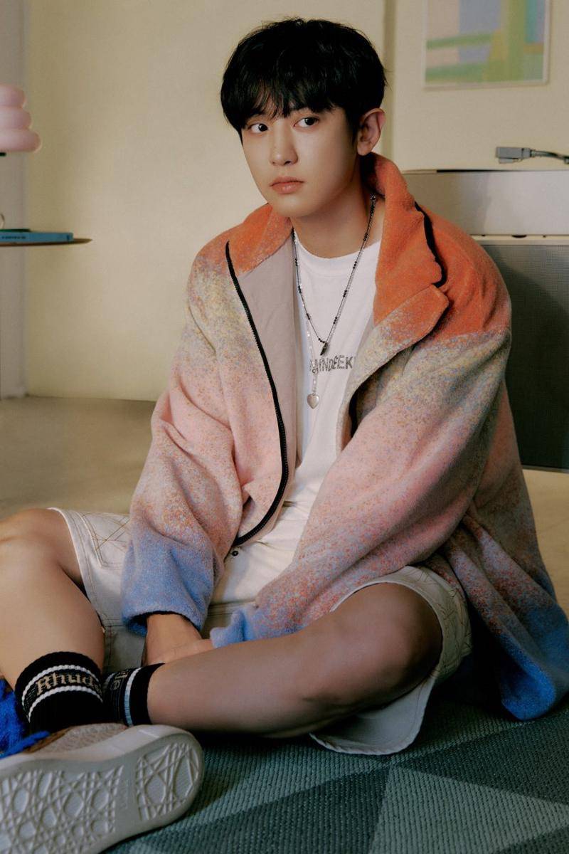 potret Chanyeol EXO untuk single "Good Enough" (twitter.com/weareoneEXO)