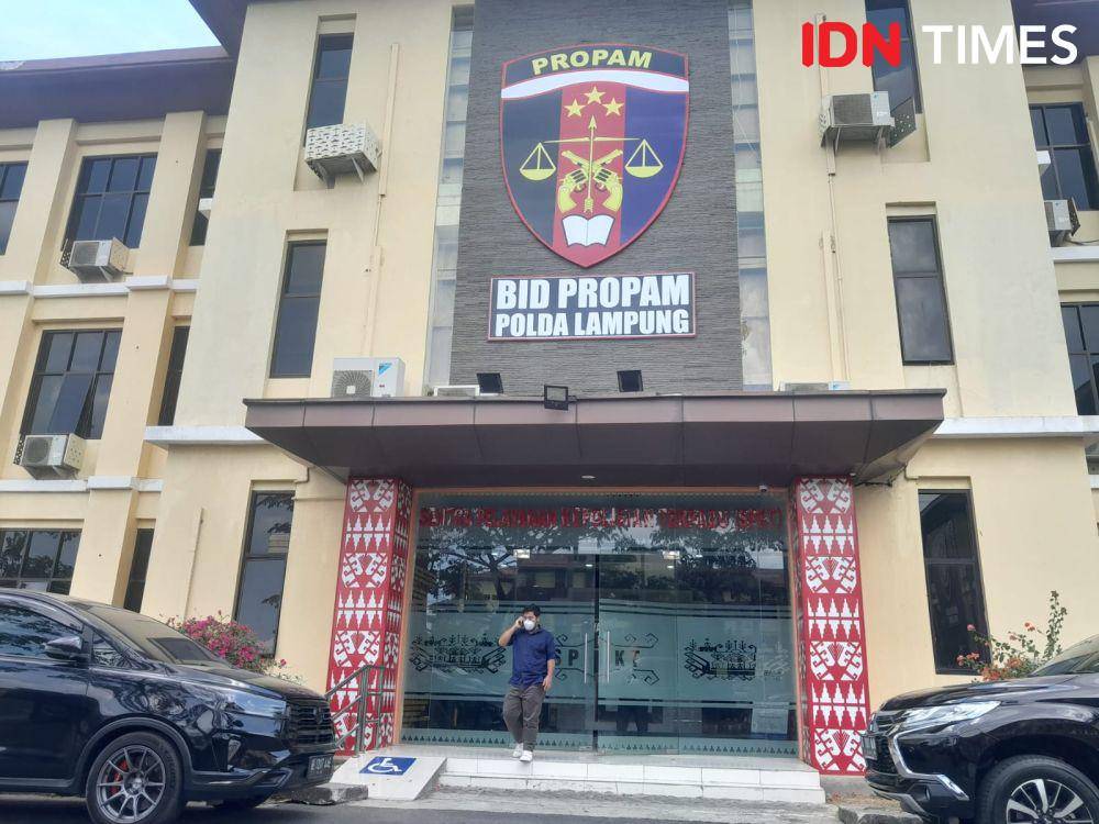 Penampakan gedung Bidpropam Polda Lampung, Kamis (19/10/2023). (IDN Times/Tama Yudha Wiguna).