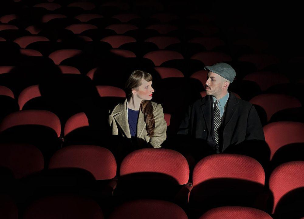 5 Zodiak Tak Suka Nonton Film Horor saat Kencan, Penakut?