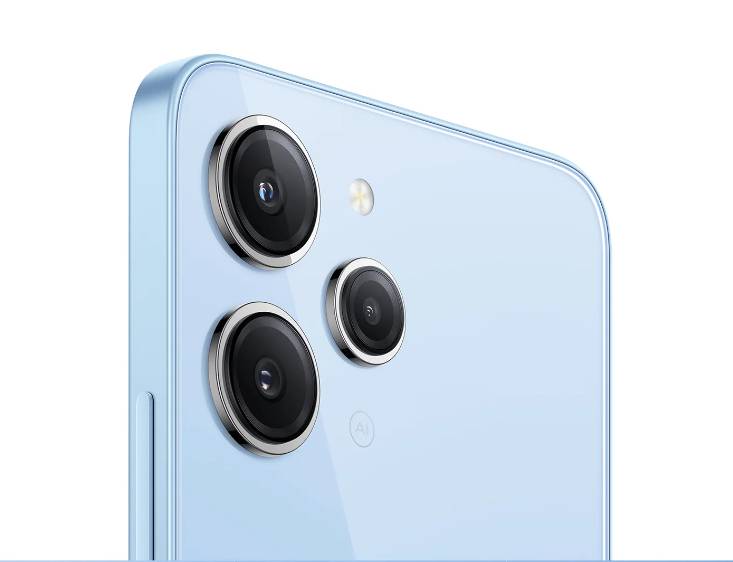 tampilan lubang kamera dan LED flash di punggung Xiaomii Redmi 12 (mi.co.id)