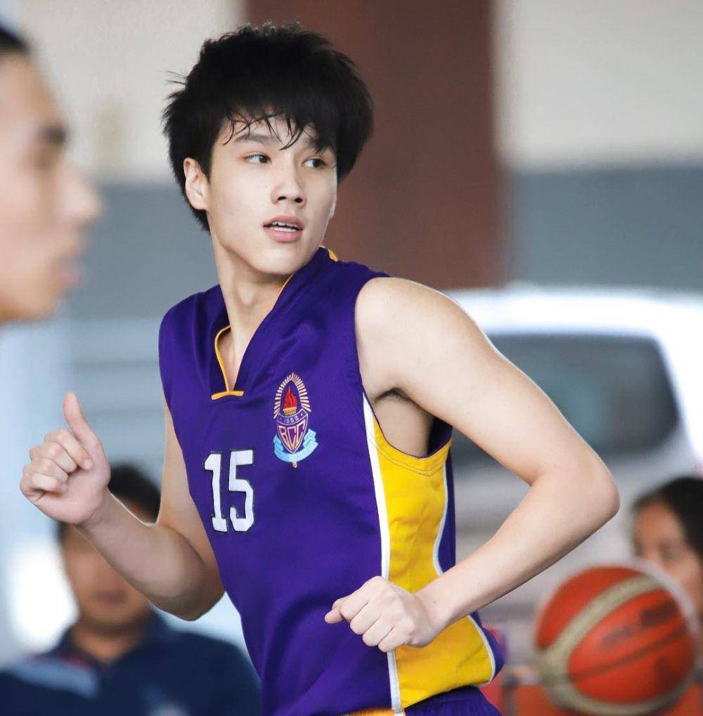 potret Neo Trai Nimtawat saat tanding basket (instagram.com/neo_neos)