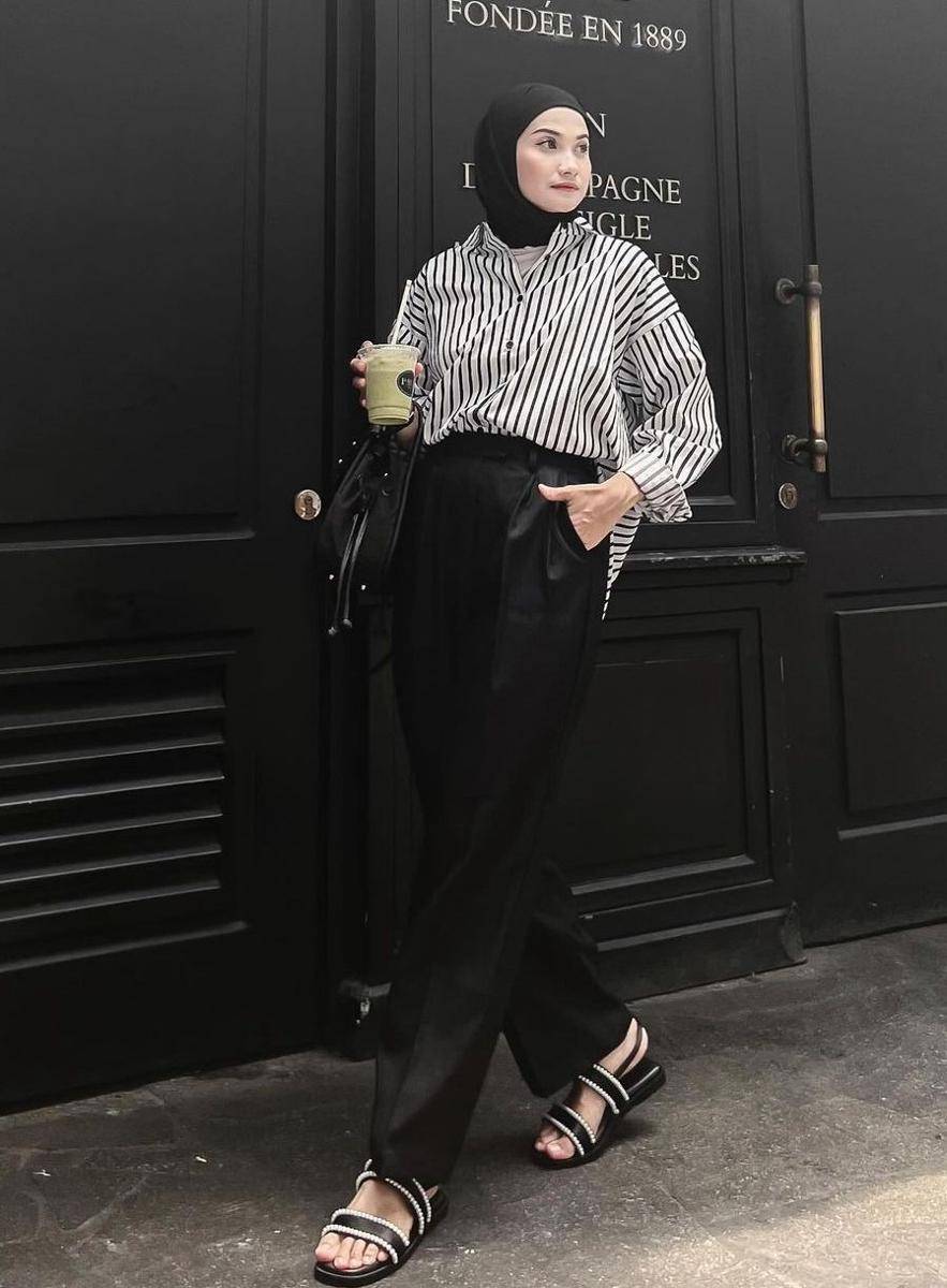 Kemeja stripes hijab (instagram.com/kusumanggi)