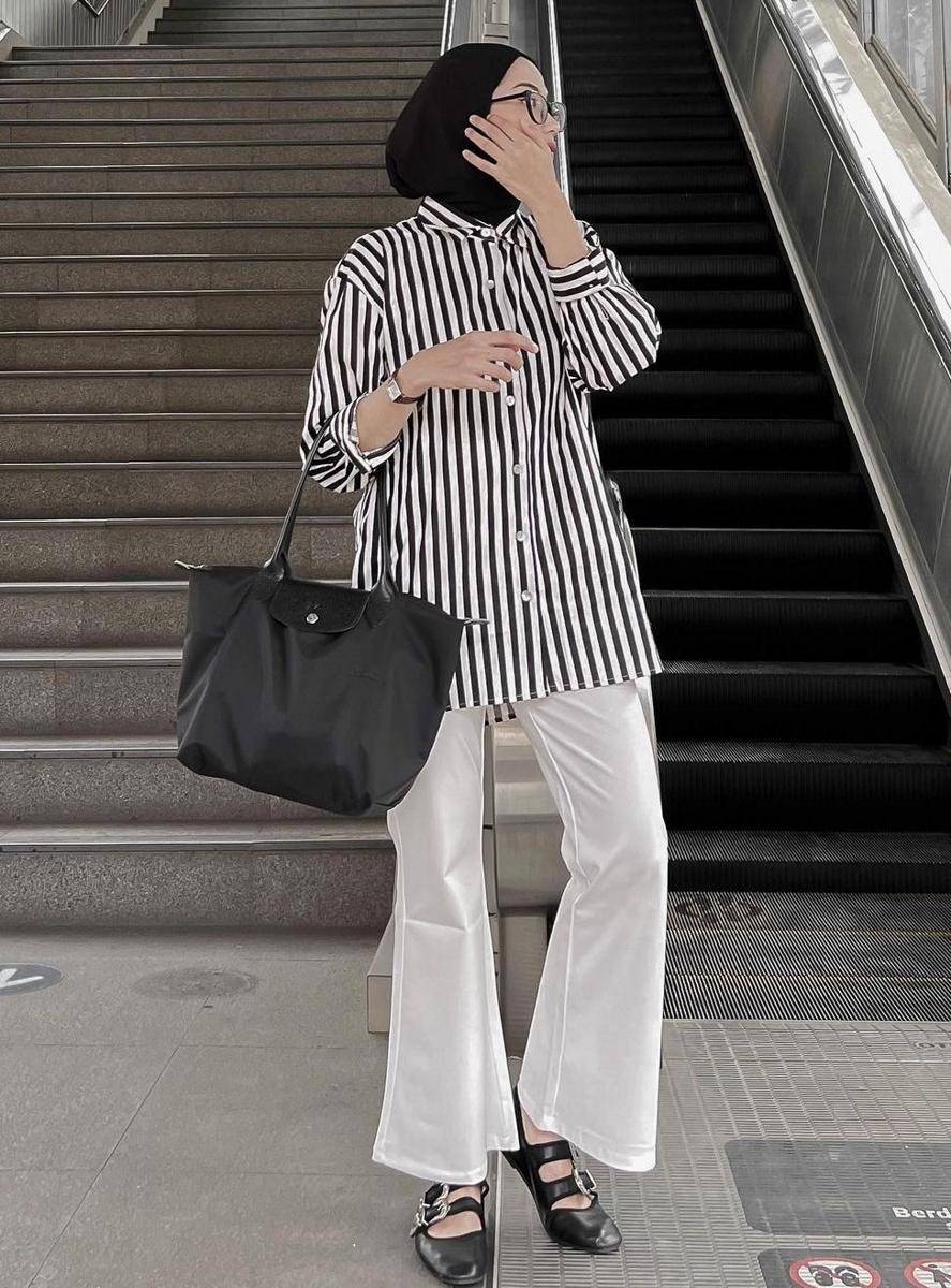 Kemeja stripes hijab (instagram.com/kusumanggi)