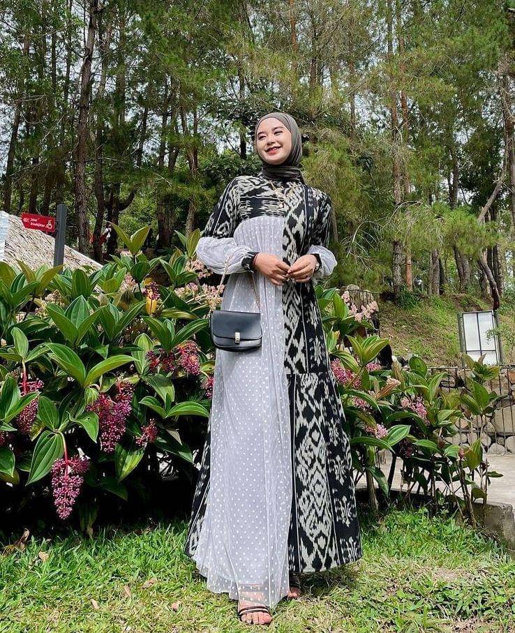 Tenun monokrom (instagram.com/nadiladrn)