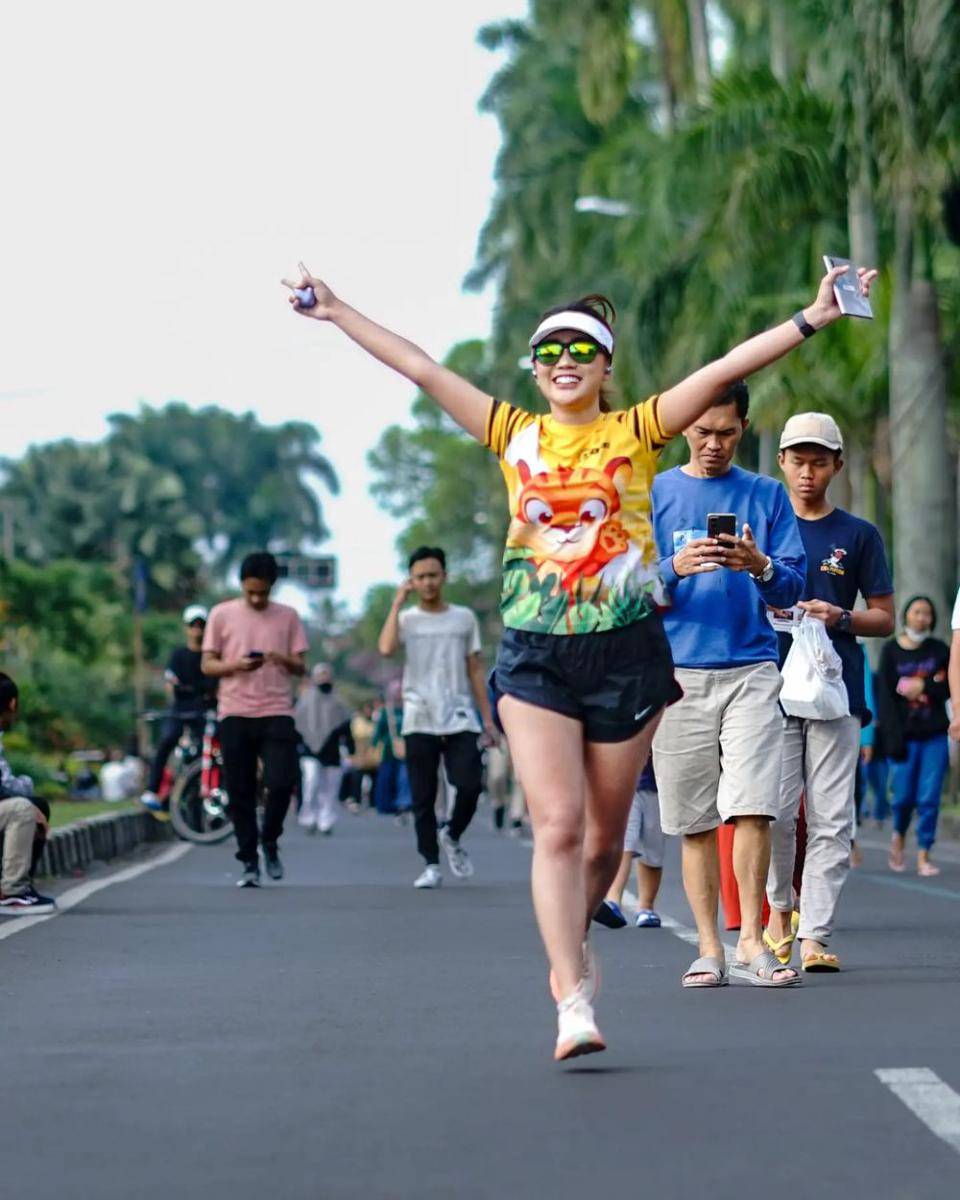 Seorang warga yang tengah berolahraga di Car Free Day Jalan Ijen. Instagram/olahragamalang
