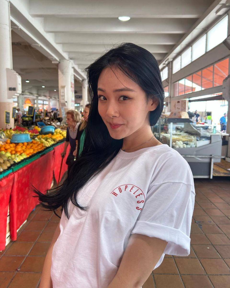 BIBI (Instagram.com/nakedbibi)