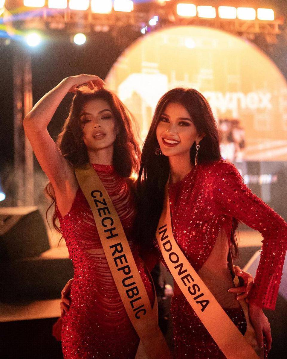 Potret Ritassya Wellgreat di Bersama Finalis Miss Grand International 2023 (Instagram.com/sophiamosako)