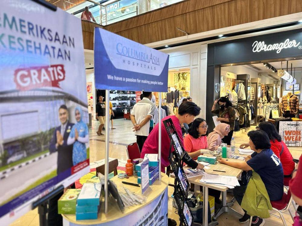 Mal Ciputra Semarang memeringati Hari Kanker Payudara Internasional dengan memberikan pemeriksaan gratis pada para perempuan yang membutuhkan, Kamis (19/10/2023). (Dok. Mal Ciputra Semarang)