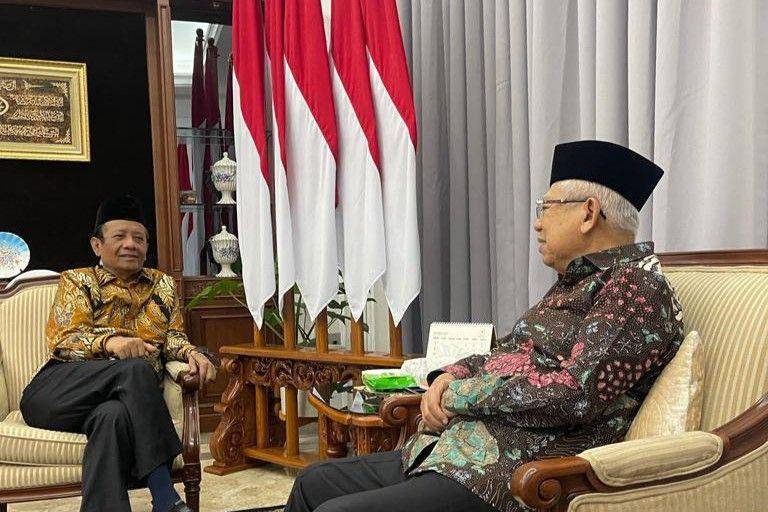 Mahfud MD temui Wakil Presiden, Ma'ruf Amin sebelum mendaftarkan diri ke KPU bersama Ganjar Pranowo. (dok. Setwapres)