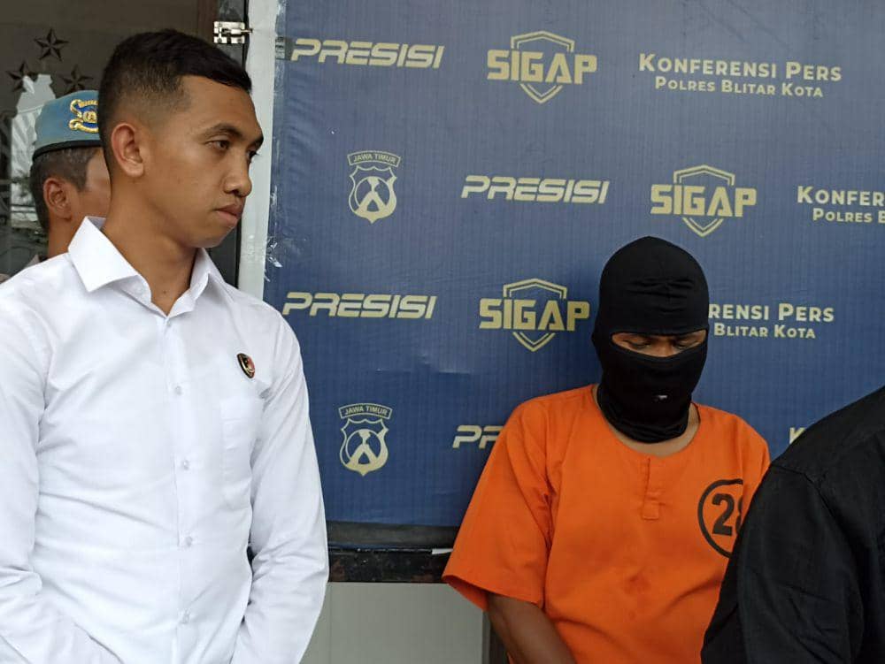 Tersangka saat ditangkap Polres Blitar Kota. IDN Times/ istimewa