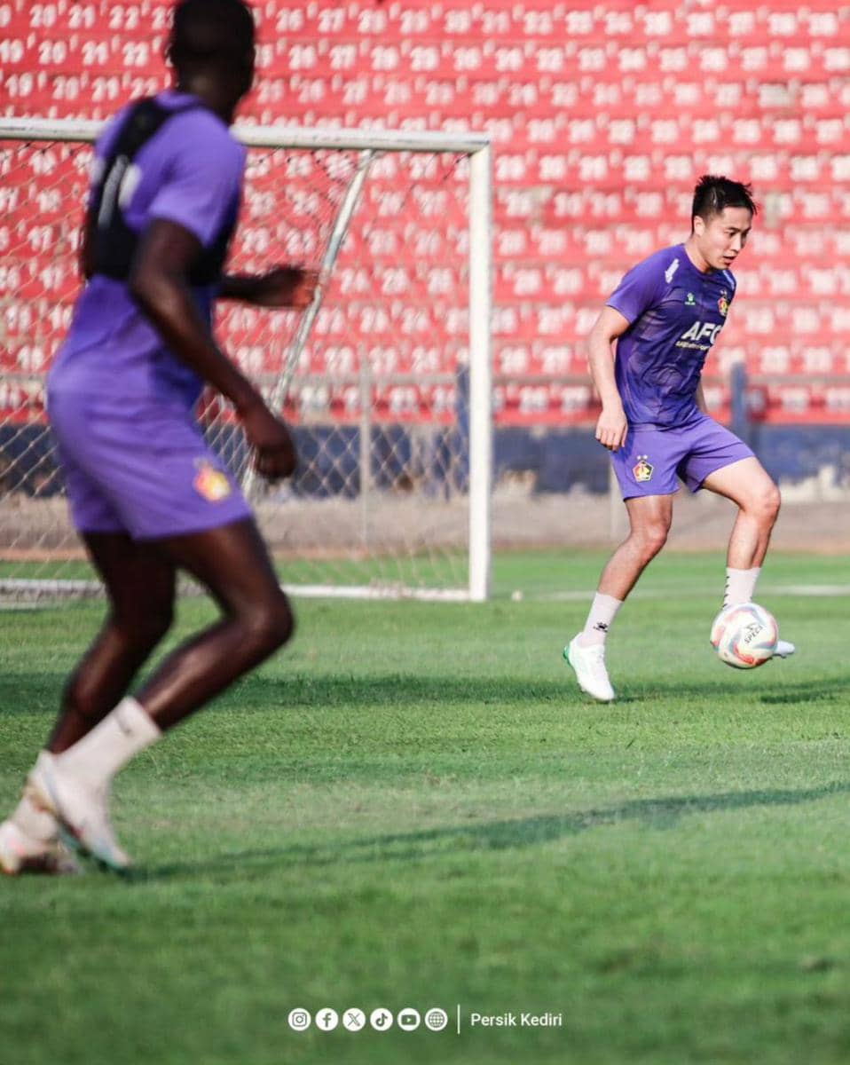 Pemain Persik Kediri saat berlatih. Instagram.com/ persikfcofficial