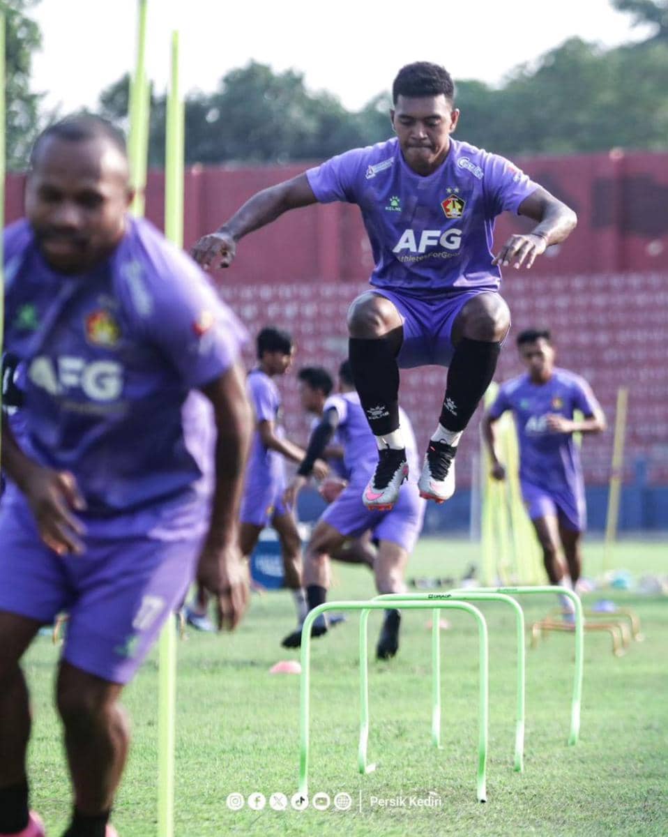 Pemain Persik Kediri saat berlatih. Instagram.com/ persikfcofficial