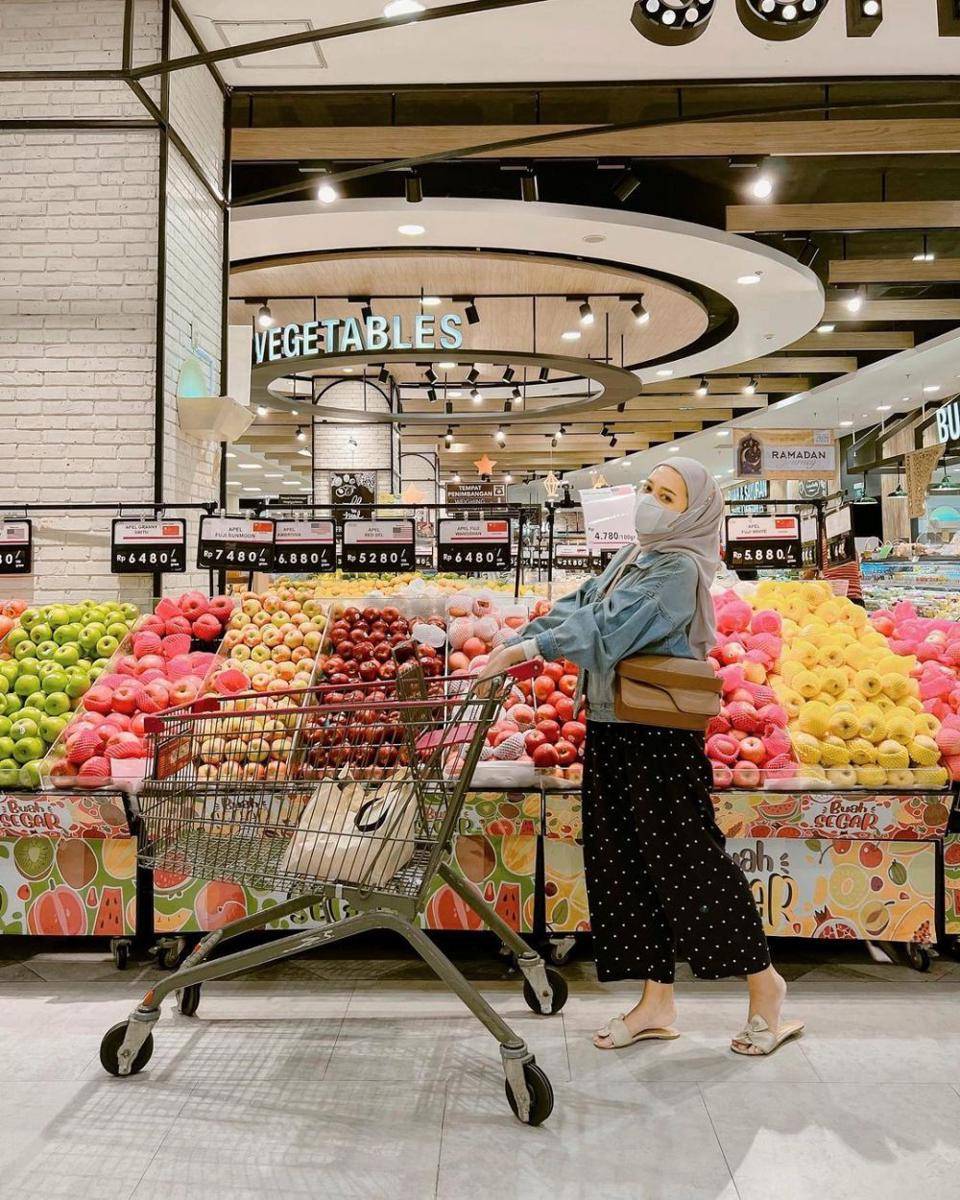 Padu padan denim ala Seviqe Rahma (instagram.com/seviqefebinita)
