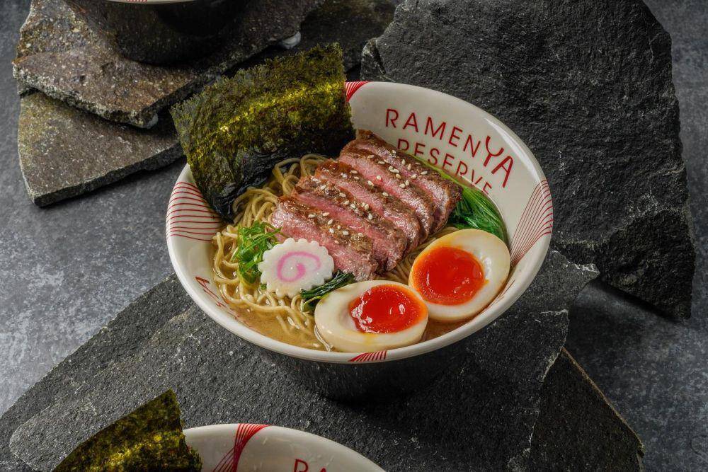 Potret menu di RamenYA! (instagram.com/ramenya.id)