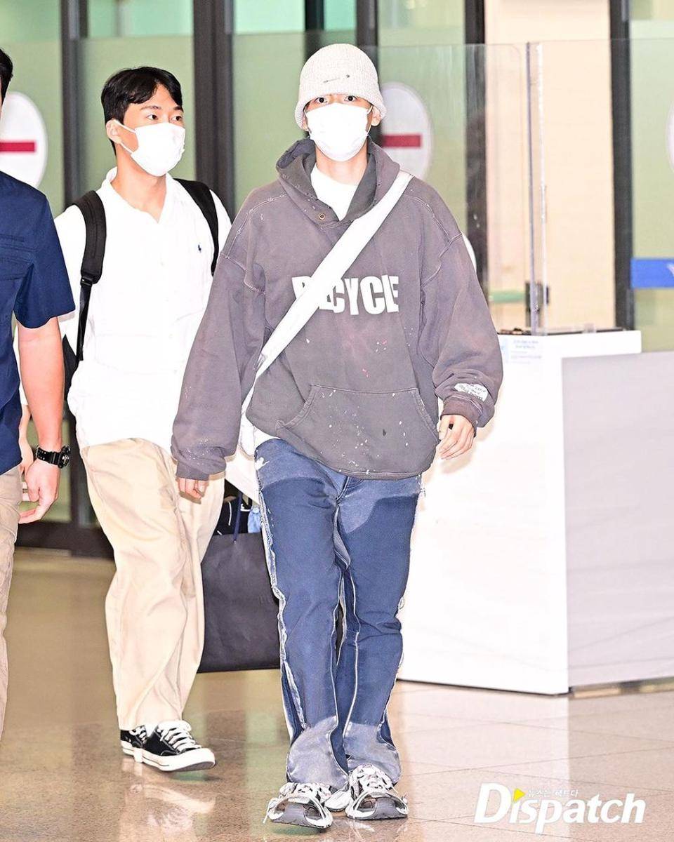 outfit street style ala Baekhyun EXO (instagram.com/koreadispatch)