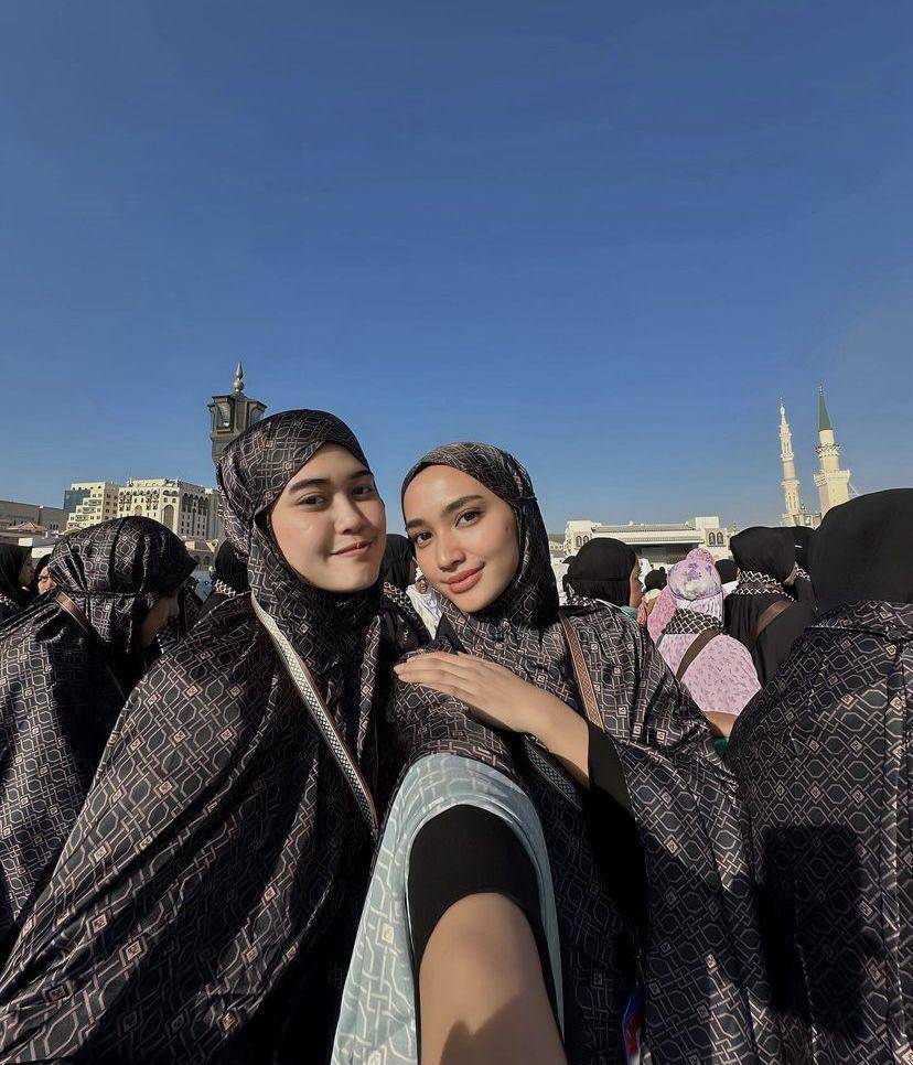 Syafira Haddad saat berumrah (instagram.com/syafira_hdd)