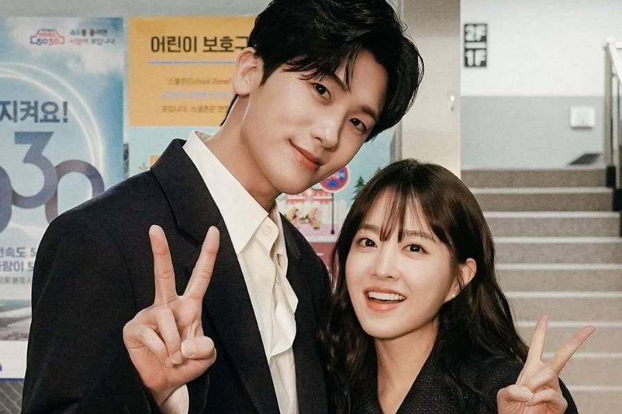 Park Hyung Sik dan Park Bo Young di balik layar Strong Girl Nam Soon (dok. JTBC/Strong Girl Nam Soon)