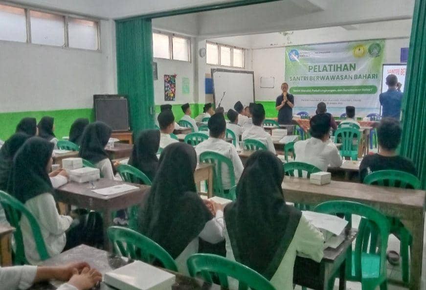 Pondok Pesantren yang memiliki kekuatan moral keagamaan modal membanguj ekonomi pesisir.(IDN Times/Sutrisno).