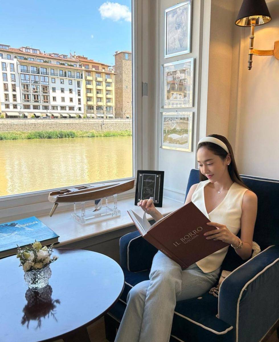 outfit Jessica Jung (instagram.com/jesicca.syj)