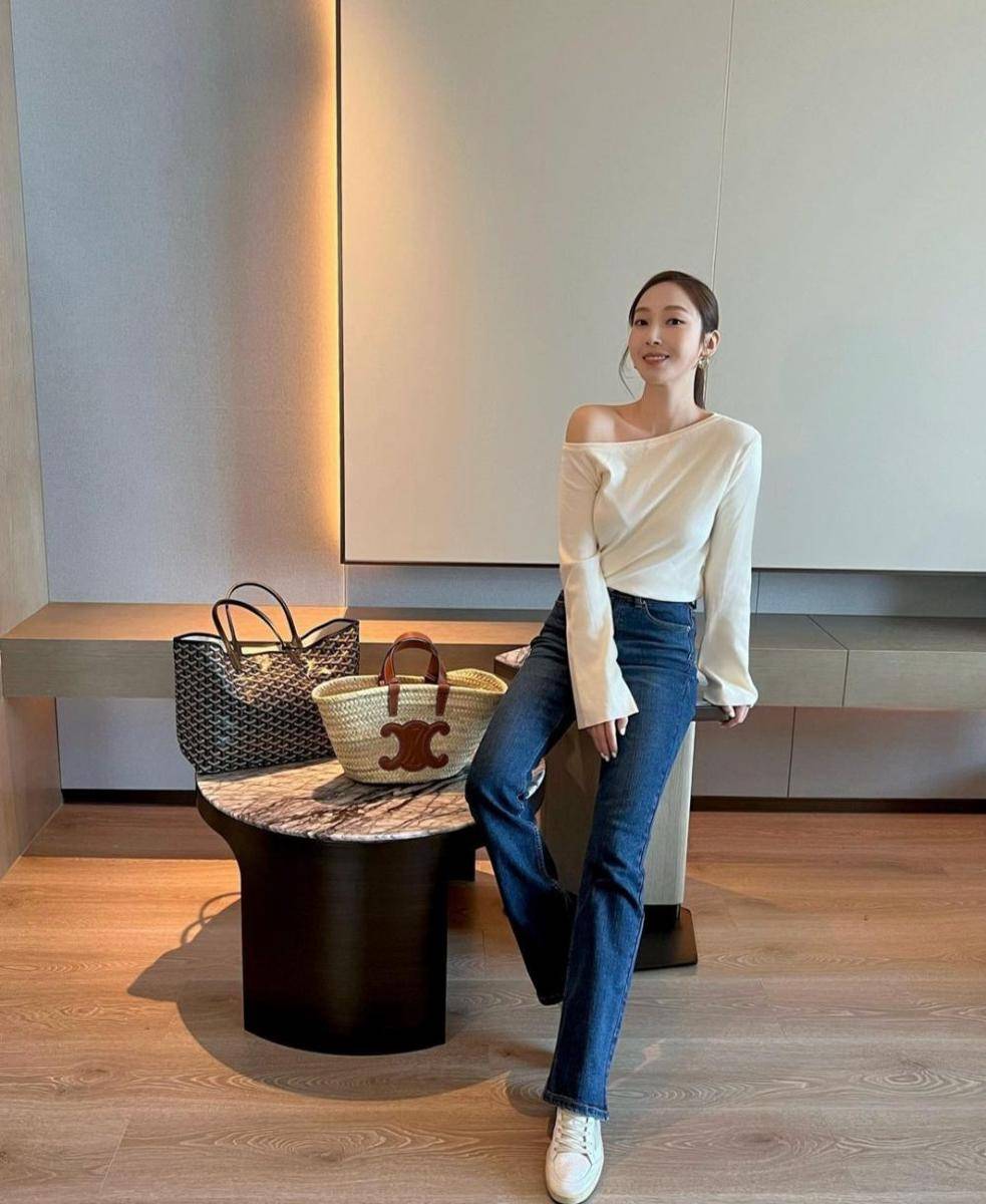 outfit Jessica Jung (instagram.com/jesicca.syj)