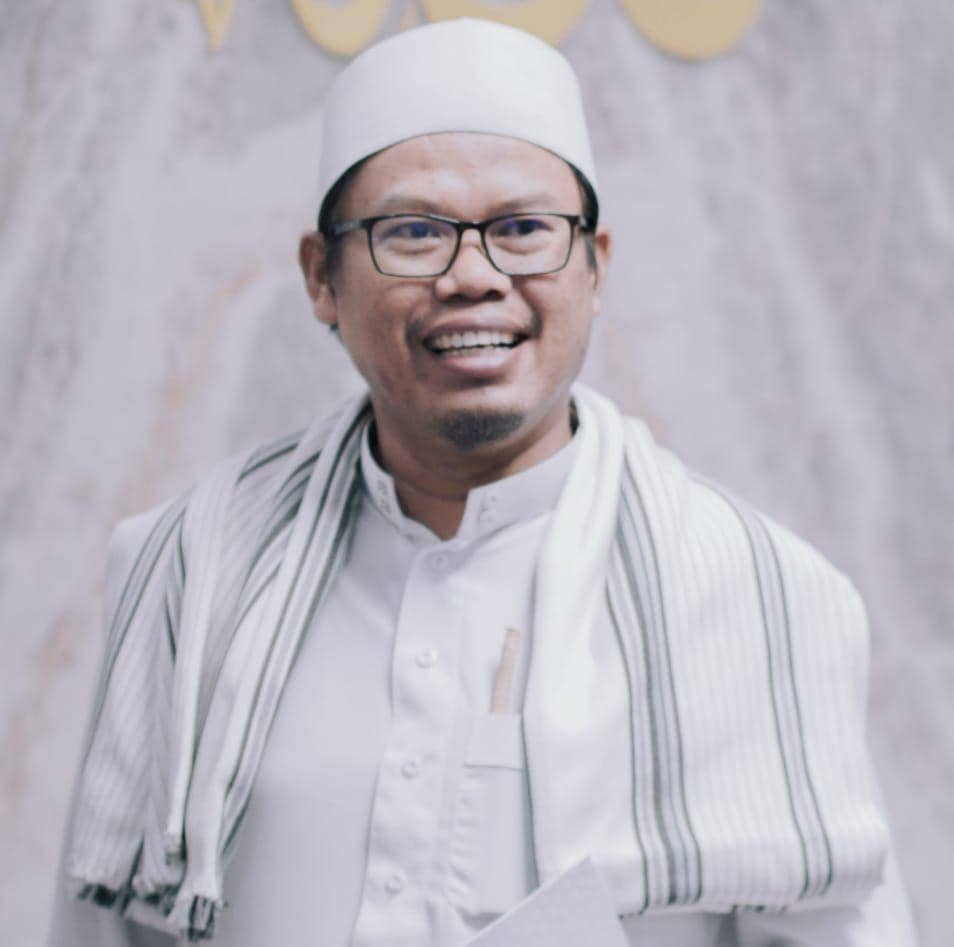 Pimpinan Ponpes Mahad Darul Ma'arif Banjarmasin, Guru Wahyudi Ibnu Sahab.