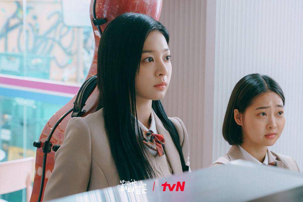 Seol In Ah di Twinkling Watermelon (instagram.com/tvn_drama)