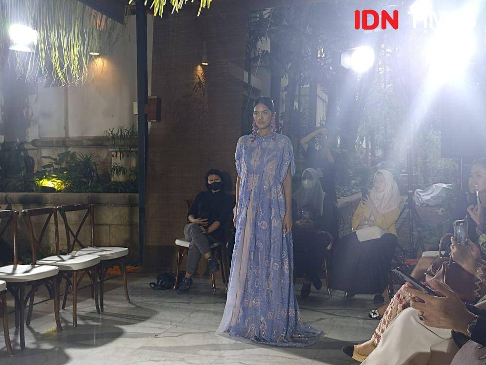 Koleksi Lavena by BOHplay yang tampil dalam pagelaran Trunk Show di The Dharmawangsa Hotel, Jakarta Selatan. 19 Oktober 2023. (IDN Times/M. Tarmizi Murdianto)