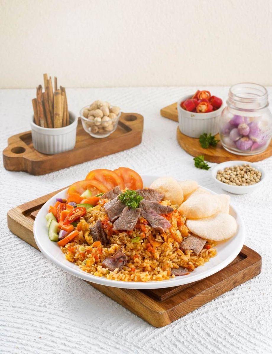 Gunakan bumbu Nasi Goreng Manita Varian Daging Asap (Dok. Manita)