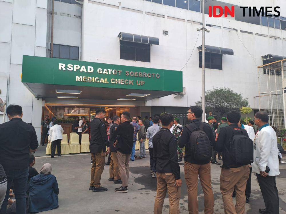 Suasana jelang pemeriksaan Bacapres dan Bacawapres, Anies Baswedan dan Muhaimin Iskandar di RSPAD Gatot Subroto, Jakarta Pusat, Sabtu (21/10/2023). (IDN Times/Triyan Pangastuti)