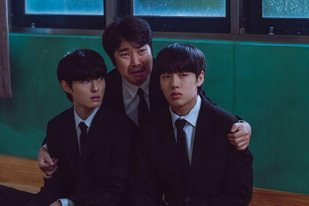 Yoon Hyun Soo berperan sebagai adik Yoon Chan Young dalam drama Hope or Dope. (instagram/@hyvn_soo)
