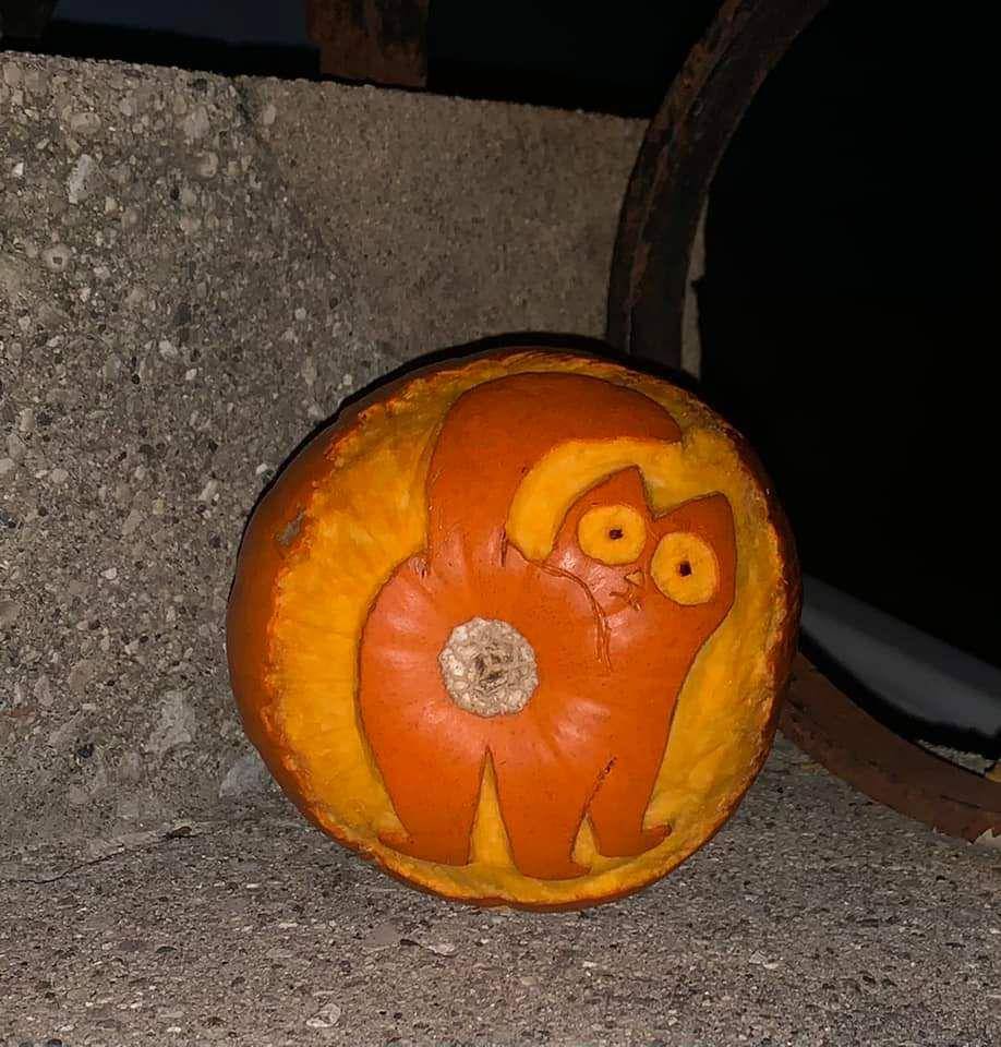 potret dekorasi labu Halloween nyentrik (reddit.com/user/Nacho_Side****)