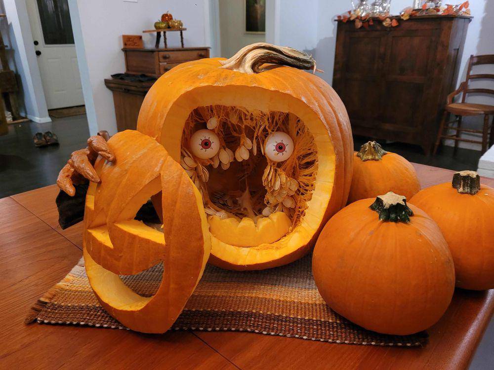 potret dekorasi labu Halloween nyentrik (reddit.com/user/vistopher)