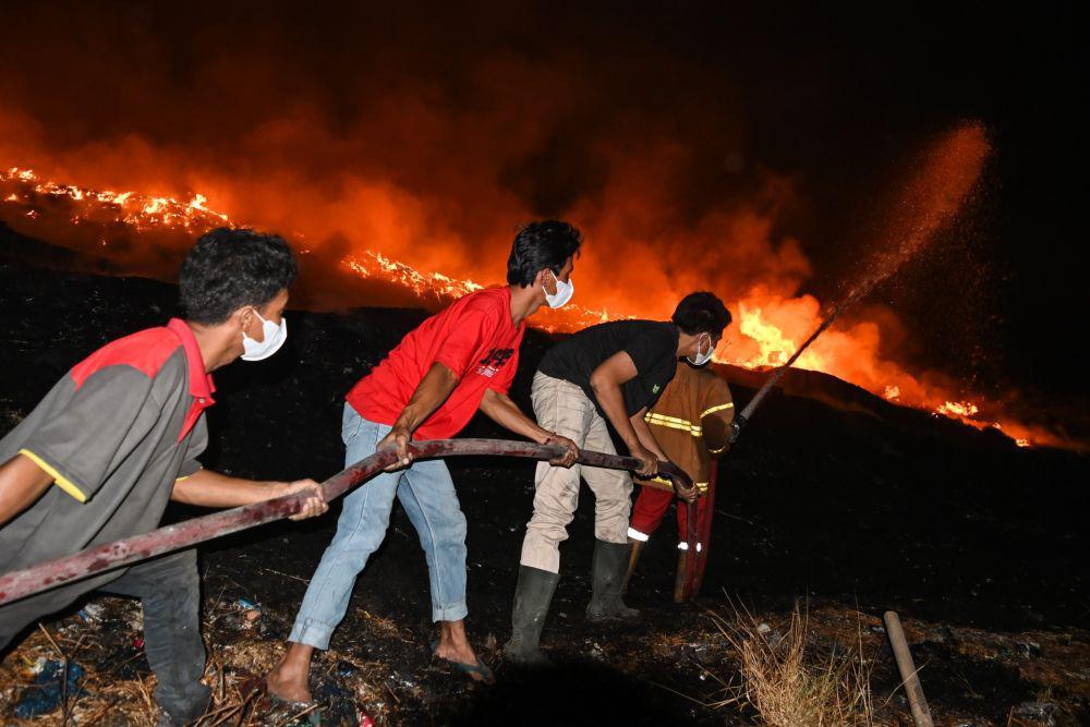TPA Terbakar, Pemkot Jamin Tak Hentikan Pengangkutan Sampah