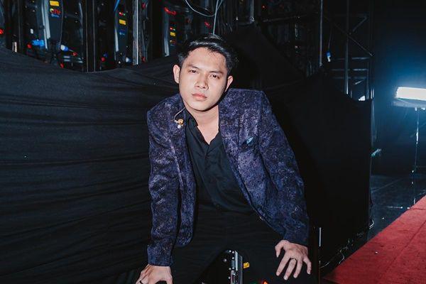 7 Momen Rony Parulian Dibaptis, Tuai Doa dari Penggemar