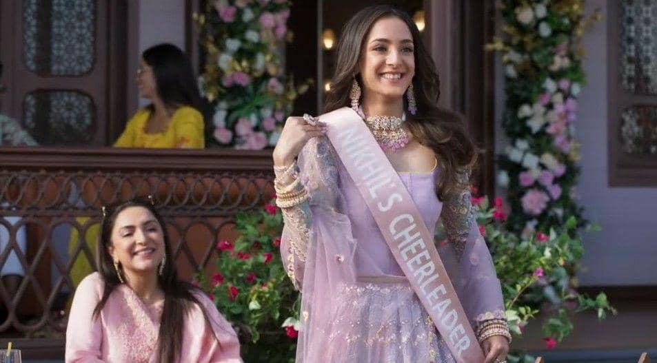 9 Fakta Kanikka Kapur, Crush Rajveer Deol dalam Film Dono