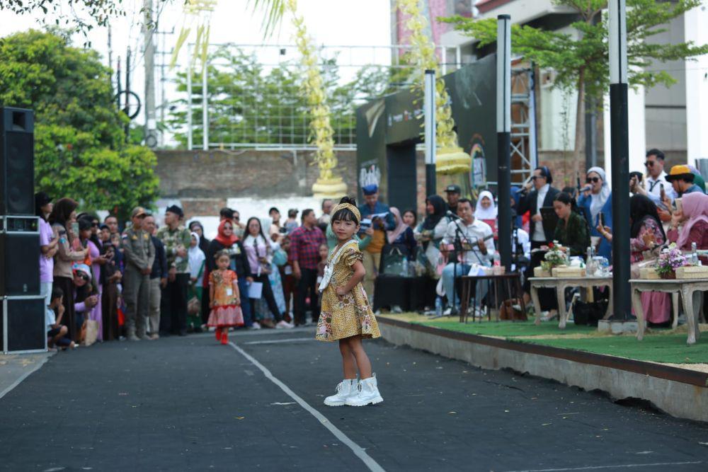 Buka Banyuwangi Batik Festival, Banyuwangi Gelar Fashion On Pedestrian