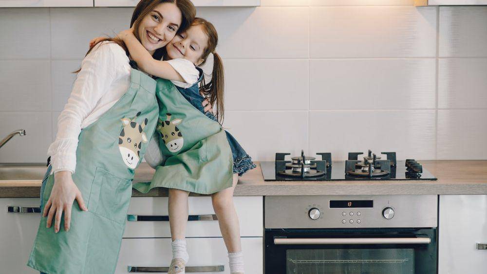 ilustrasi orang tua yang mendukung anak meraih prestasi (pexels.com/Gustavo Fring)