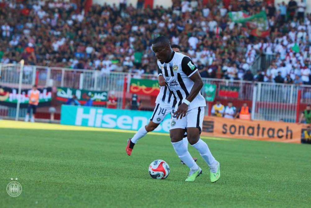 Souleymane Coulibaly kini membela klub top Aljazair, ES Setif. (twitter.com/Sol_Coulibaly)