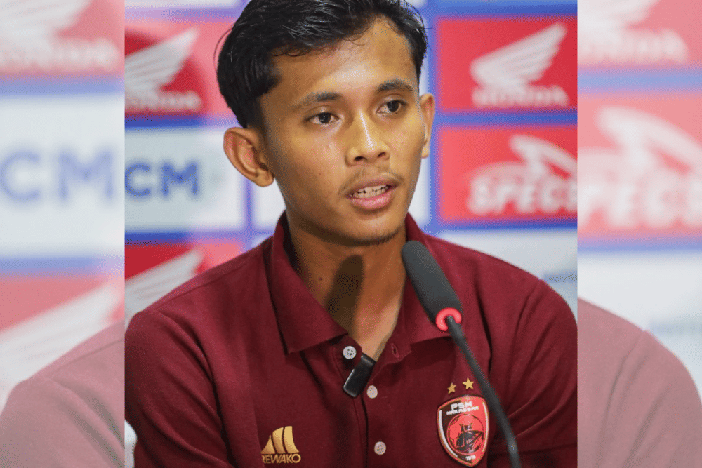 Striker PSM Makassar, Ricky Pratama, dalam sesi jumpa pers selepas laga pekan ke-16 BRI Liga 1 2023-24 kontra Arema FC pada Jumat 20 Oktober 2023. (Instagram.com/psm_makassar)